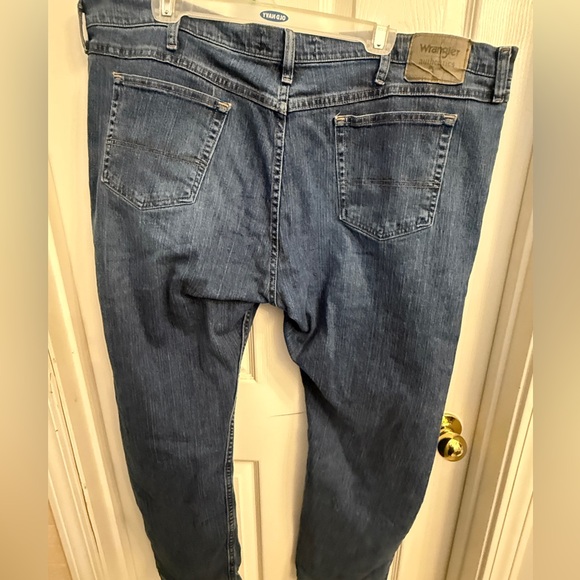 Men’s Wrangler Jeans Size 44x30 - Picture 2 of 5